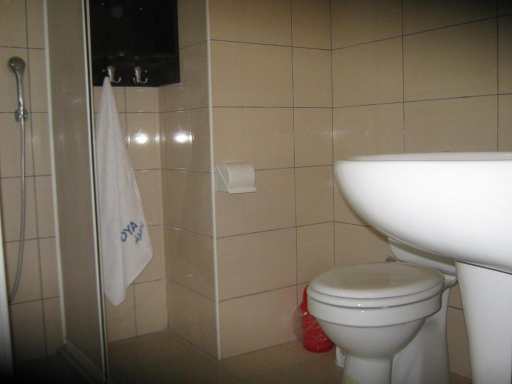 كوشاداسيه Oya Family Suites الغرفة الصورة
